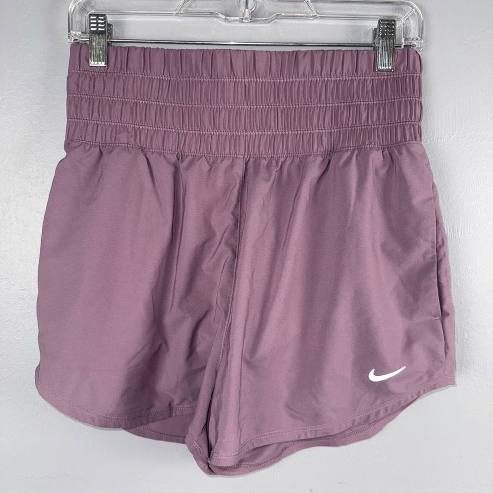 Nike Dri Fit Ultra High Waist Shorts Women’s Medium Mauve Purple Brief Lined 3" - Picture 2 of 5